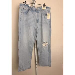 Universal Thread 90s Baggy Jeans Women’s 16R Light Wash Distressed NWT